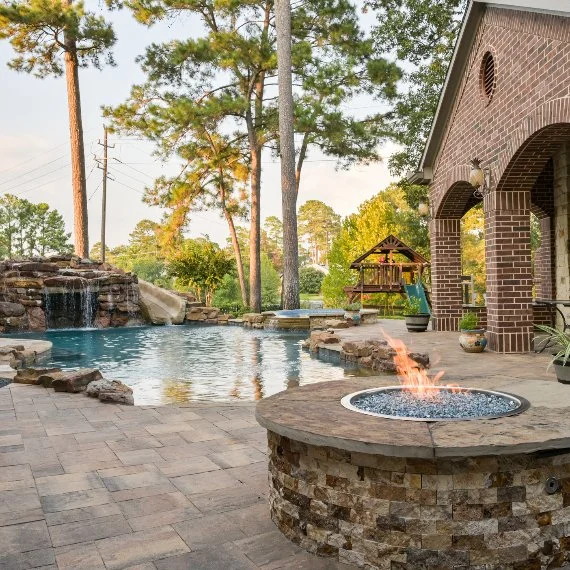 Beautiful outdoor living space patio and pool near Leawood, KS.