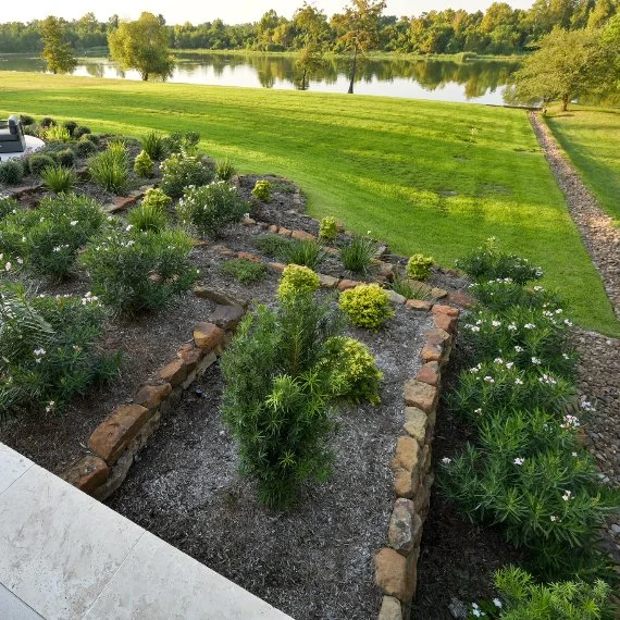 Beautiful outdoor living space patio and pool near Leawood, KS.